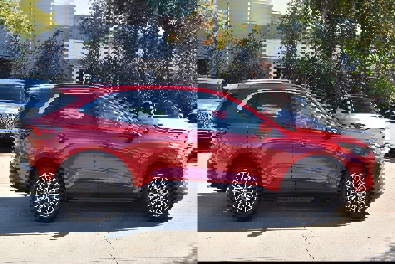 Used 2024 Ford Escape SE image 6