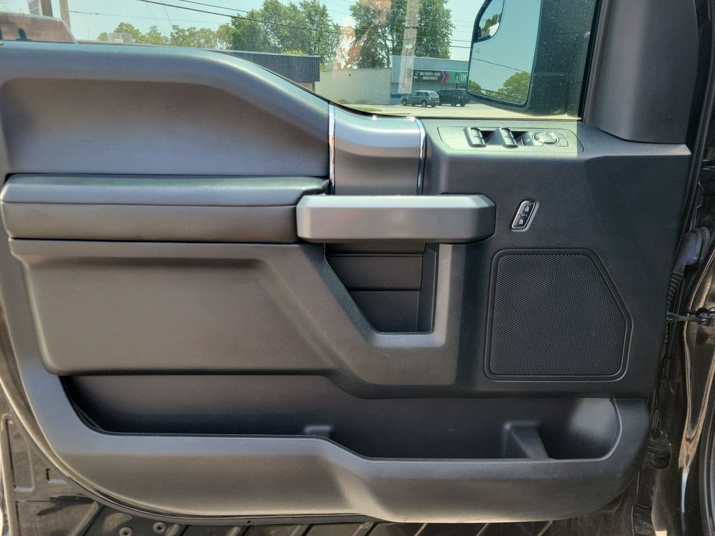 Used 2017 Ford F150 XLT w/ Equipment Group 302A Luxury AWD/4WD image 17