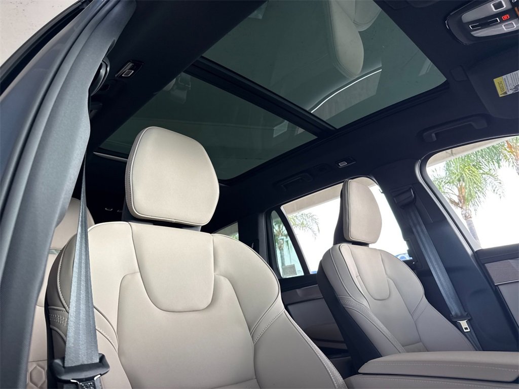 New 2026 Volvo XC90 B6 Plus image 17
