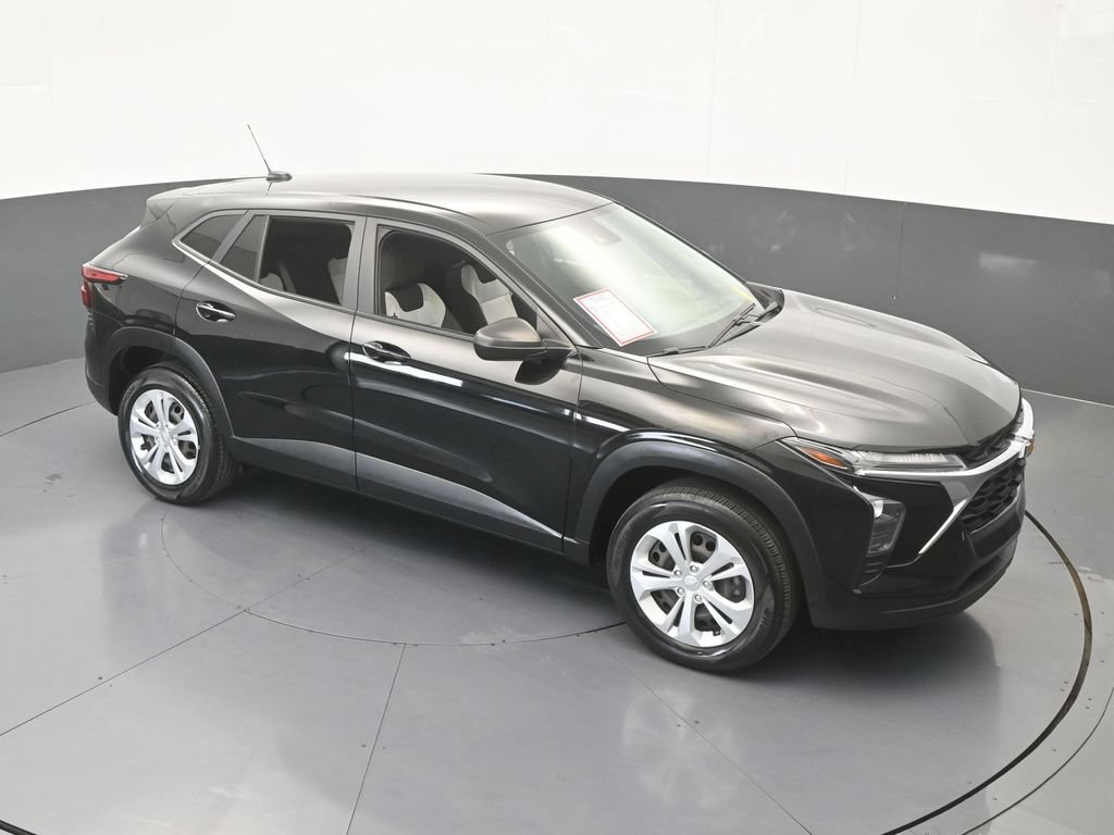 Used 2024 Chevrolet Trax LS FWD image 45