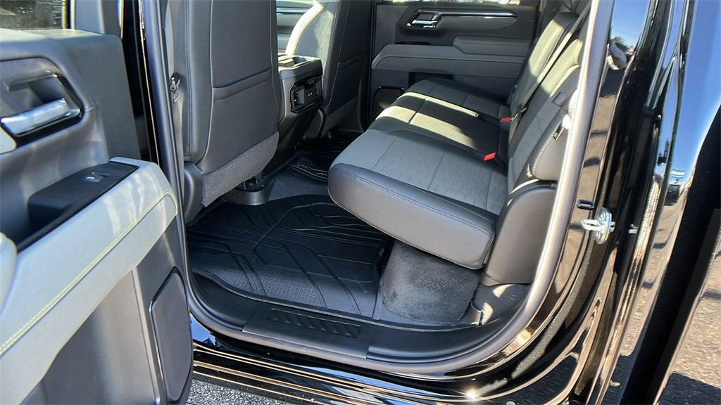 New 2026 Chevrolet Silverado 2500 ZR2 image 18