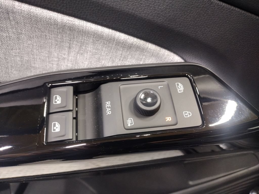 New 2026 Volkswagen ID.4 Pro AWD/4WD image 17