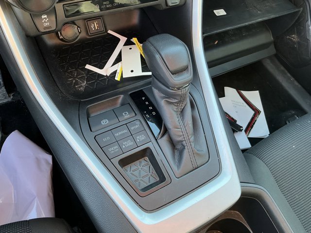 Used 2024 Toyota RAV4 LE image 18