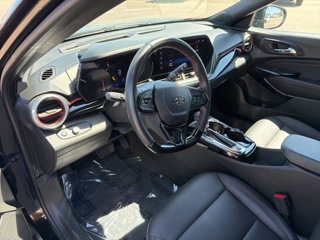 Used 2024 Chevrolet Trax RS FWD image 12