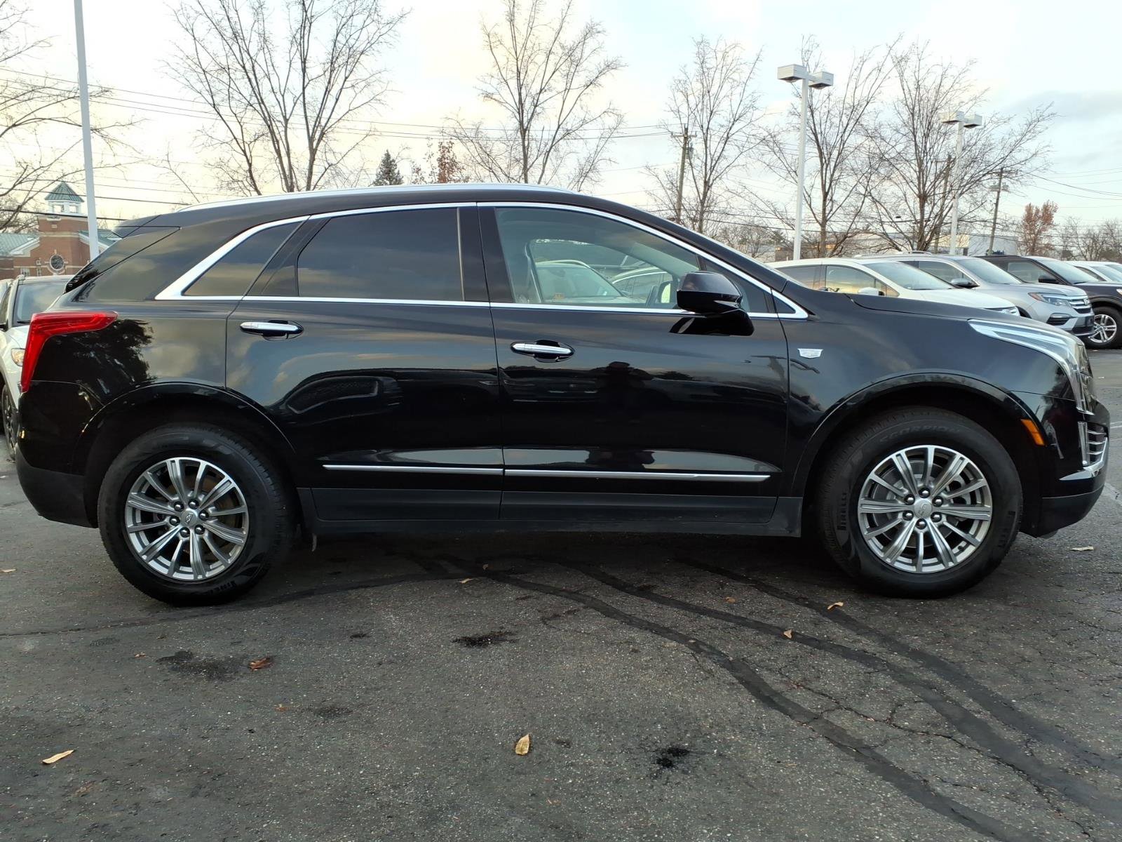 Used 2017 Cadillac XT5 Luxury w/ Driver Awareness Package image 8