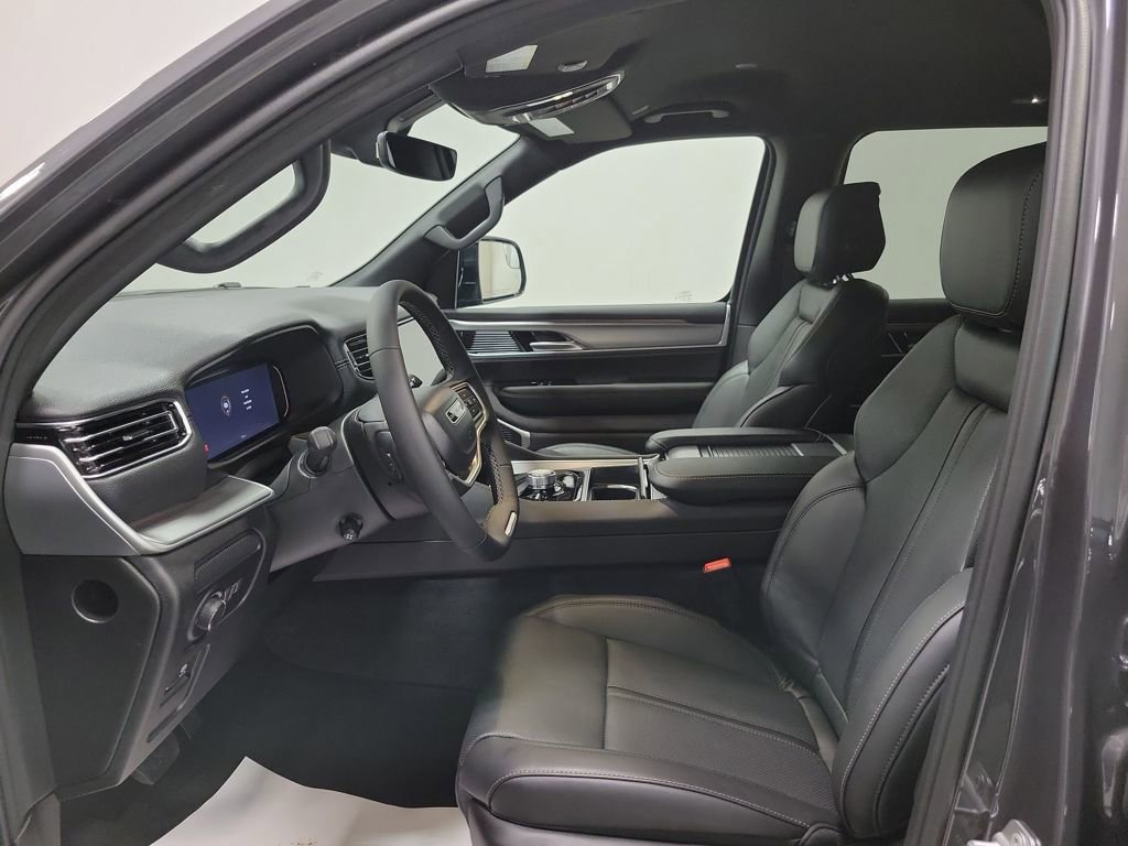 New 2026 Jeep Grand Wagoneer 4WD image 17