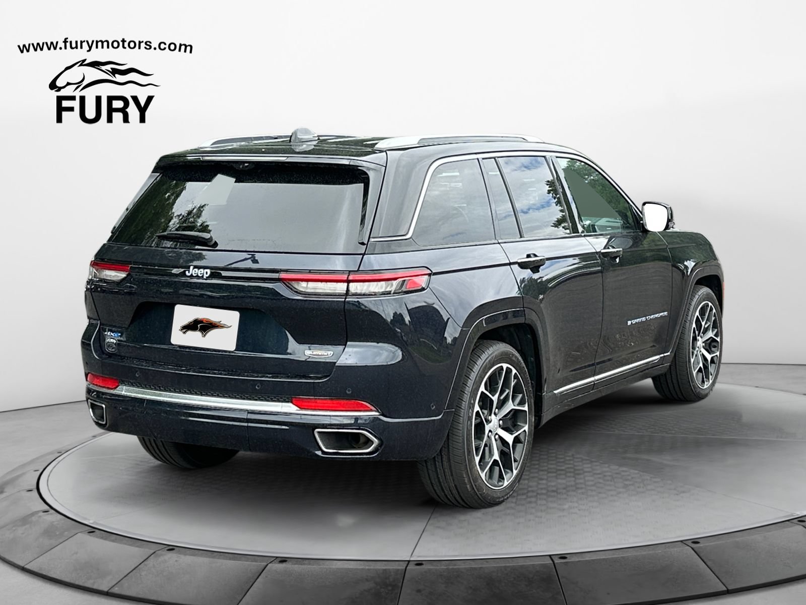 Used 2022 Jeep Grand Cherokee Summit AWD/4WD image 3