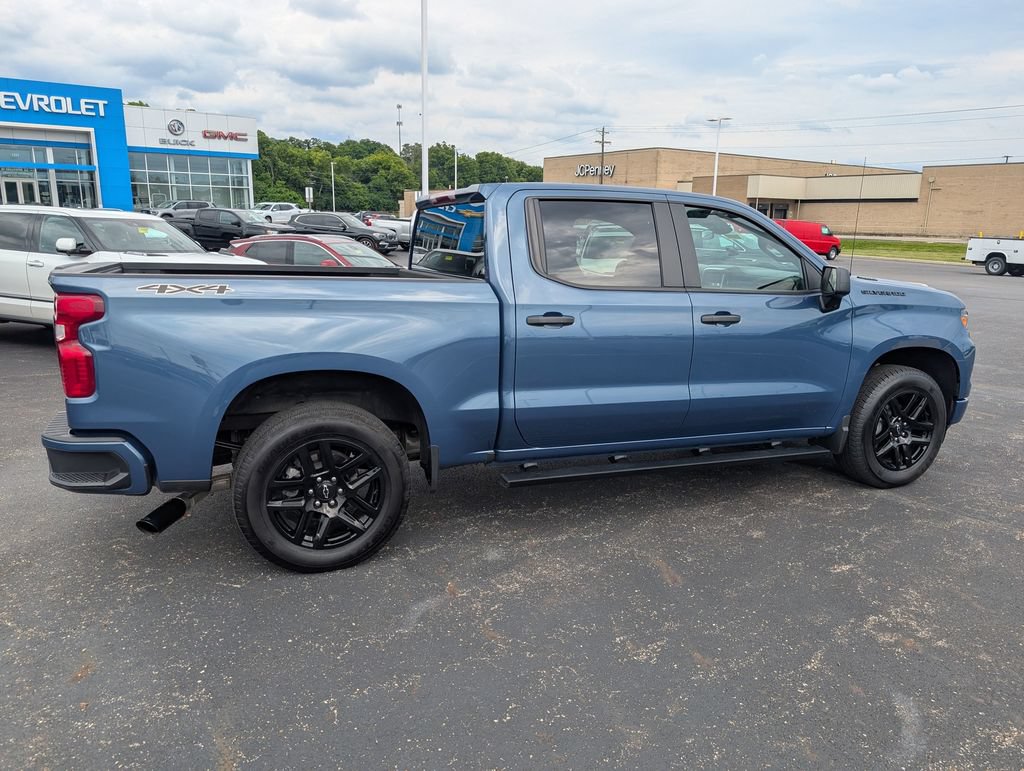Used 2024 Chevrolet Silverado 1500 Custom w/ Dark Appearance Package AWD/4WD image 8