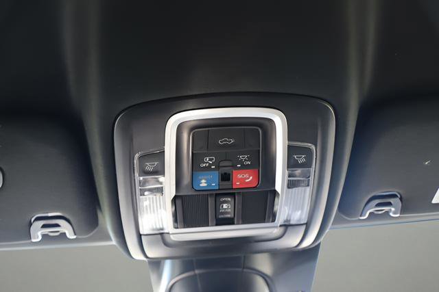 Used 2024 RAM 3500 Limited AWD/4WD image 12