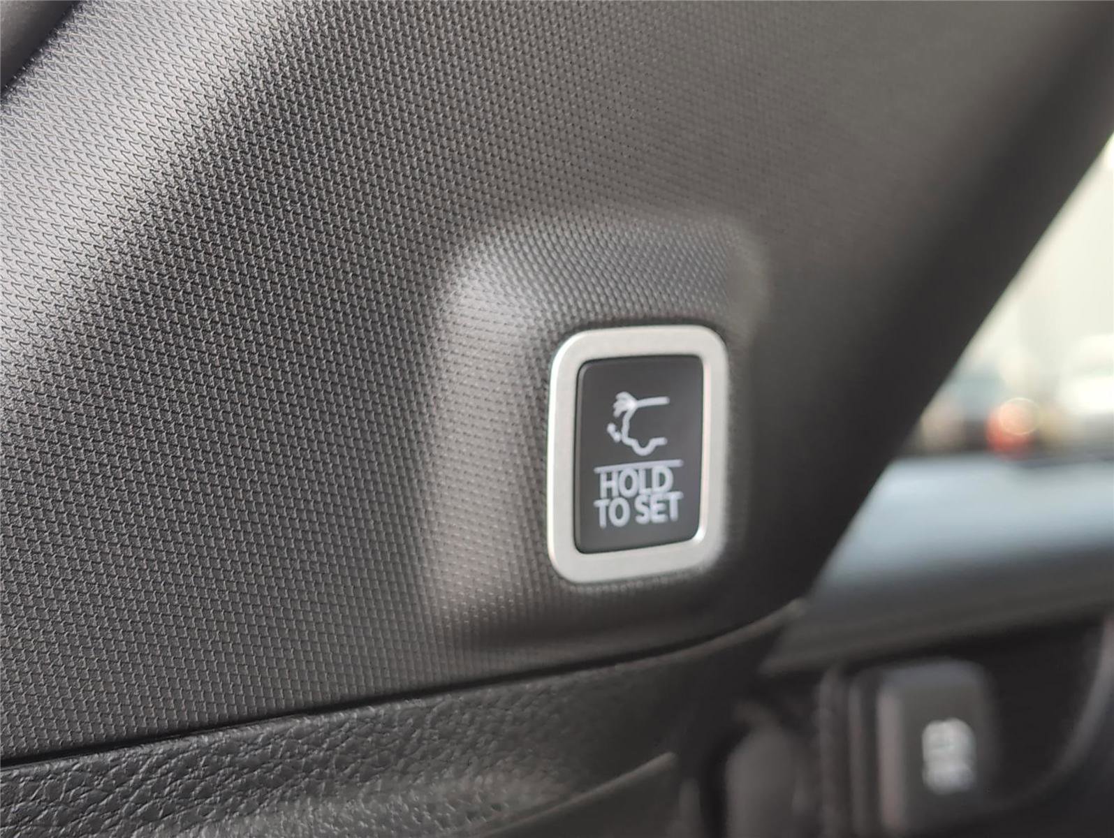 New 2025 Jeep Grand Cherokee Limited w/ Trailer Tow Package image 38