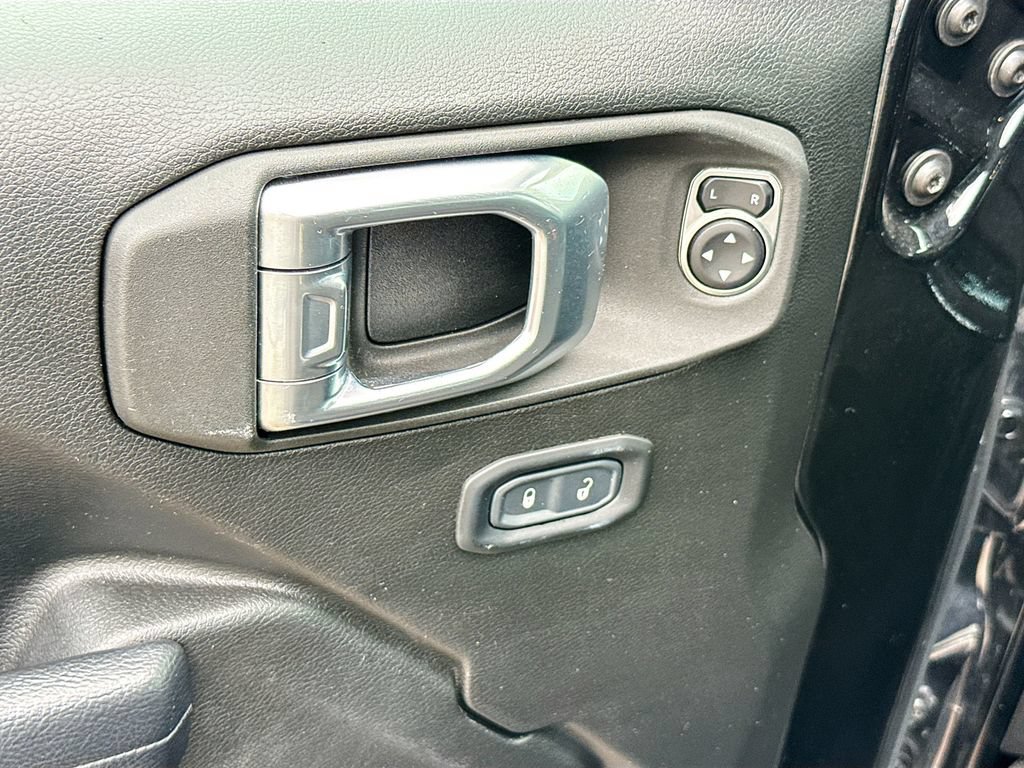 Used 2023 Jeep Wrangler Unlimited w/ Cold Weather Group AWD/4WD image 19