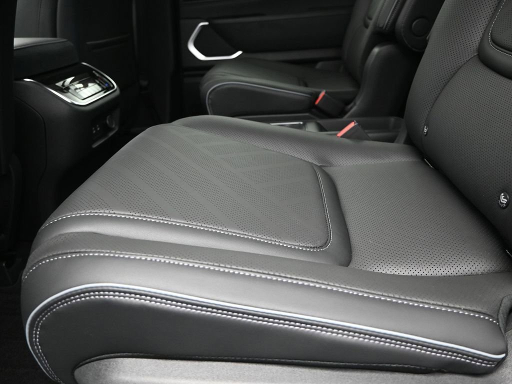 New 2026 INFINITI QX80 Luxe RWD image 16