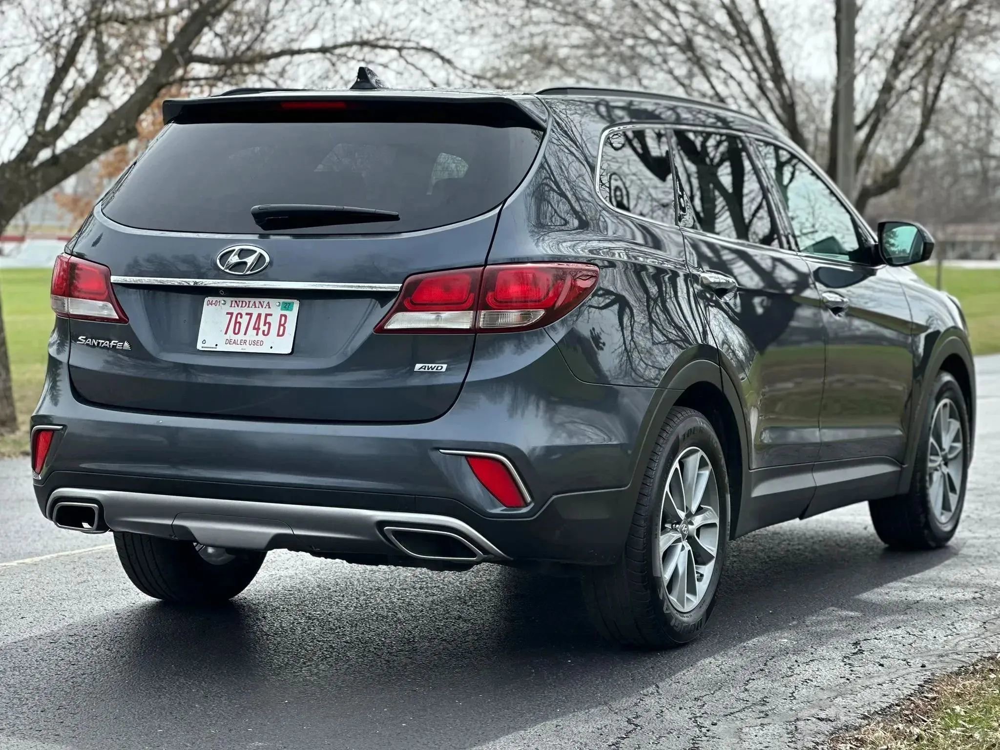 Used 2017 Hyundai Santa Fe SE AWD/4WD image 4