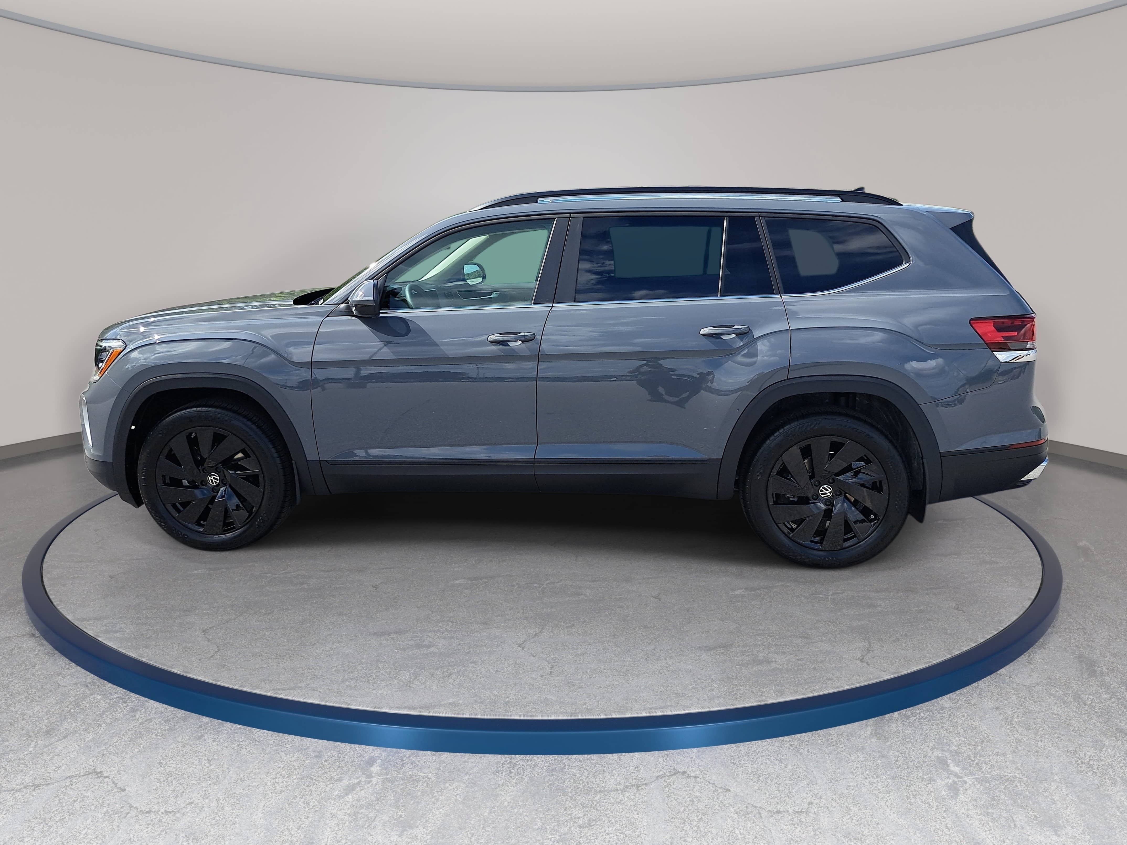 New 2026 Volkswagen Atlas SE FWD image 8
