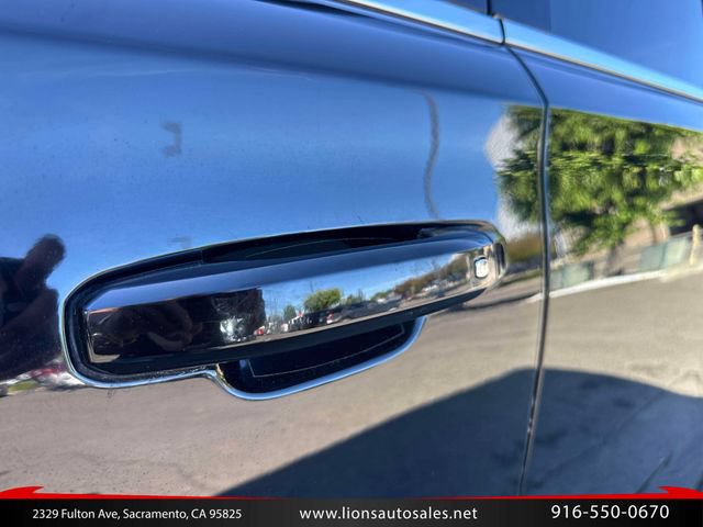 Used 2017 GMC Yukon SLT w/ Open Road Package RWD image 13