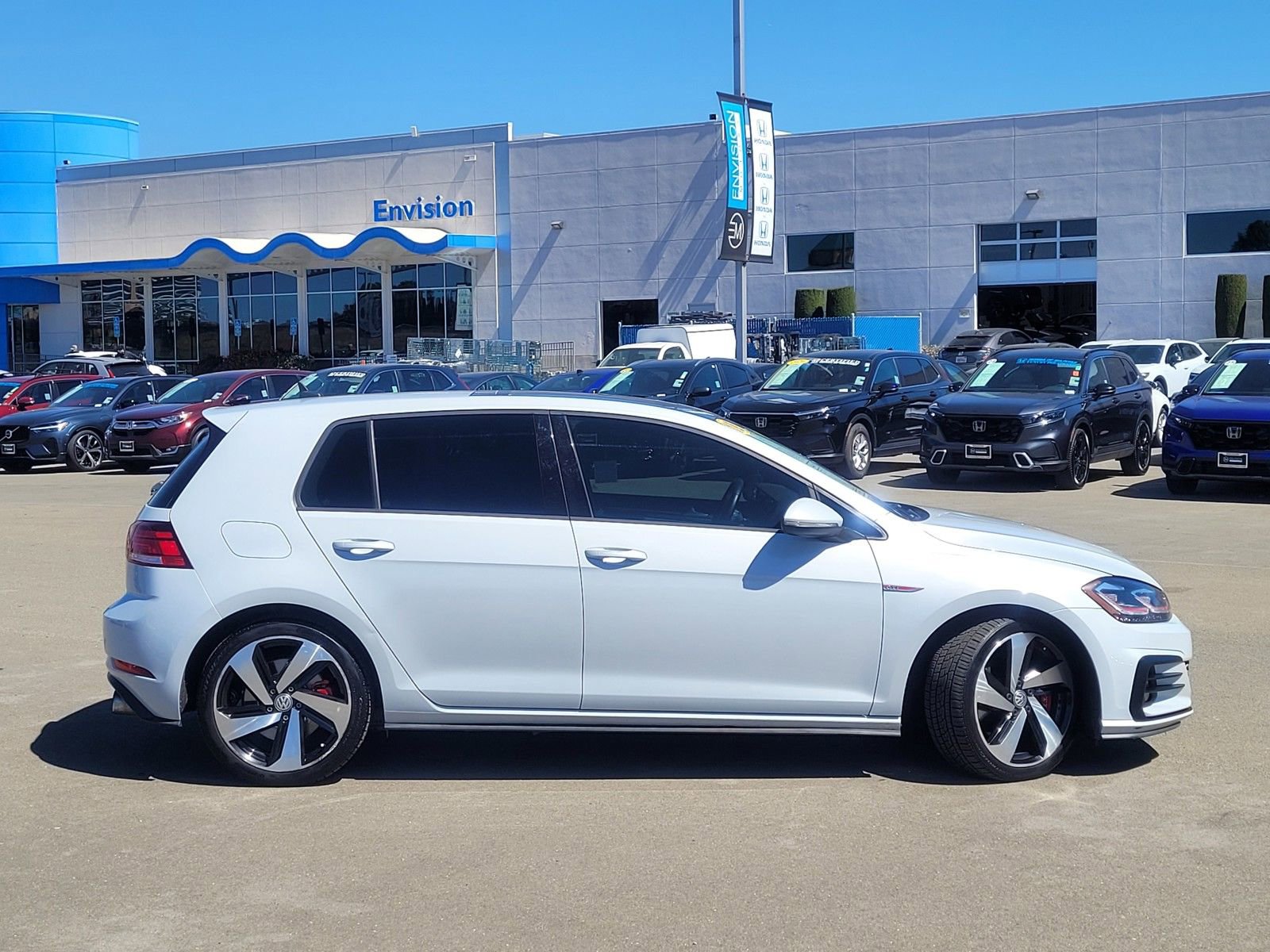 Used 2018 Volkswagen GTI SE image 4