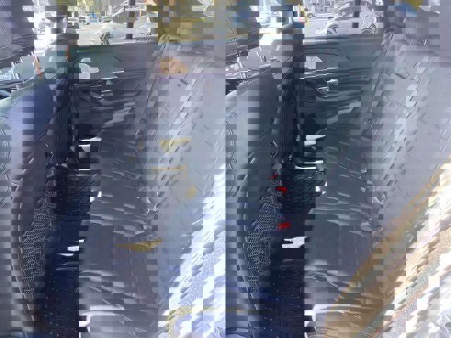 Used 2022 Mercedes-Benz GLE 350 4MATIC w/ Premium Package image 13