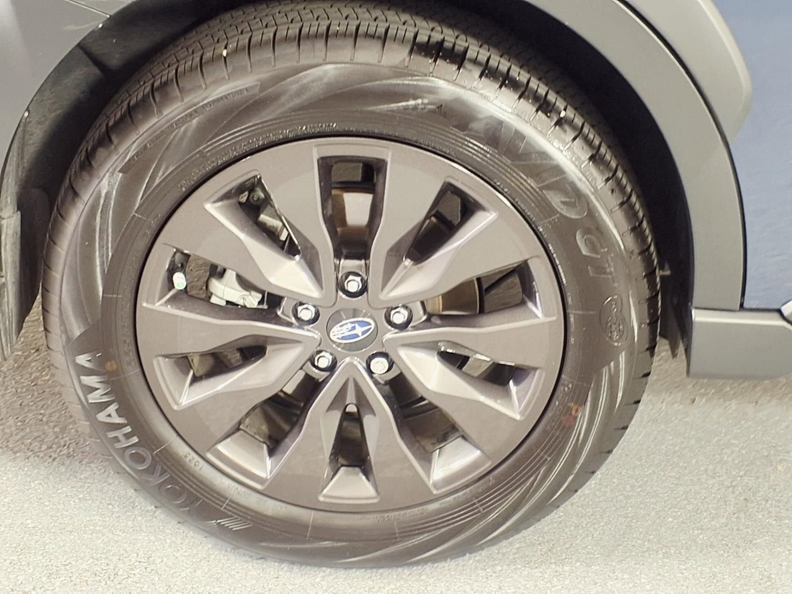 Used 2025 Subaru Outback Onyx Edition image 3