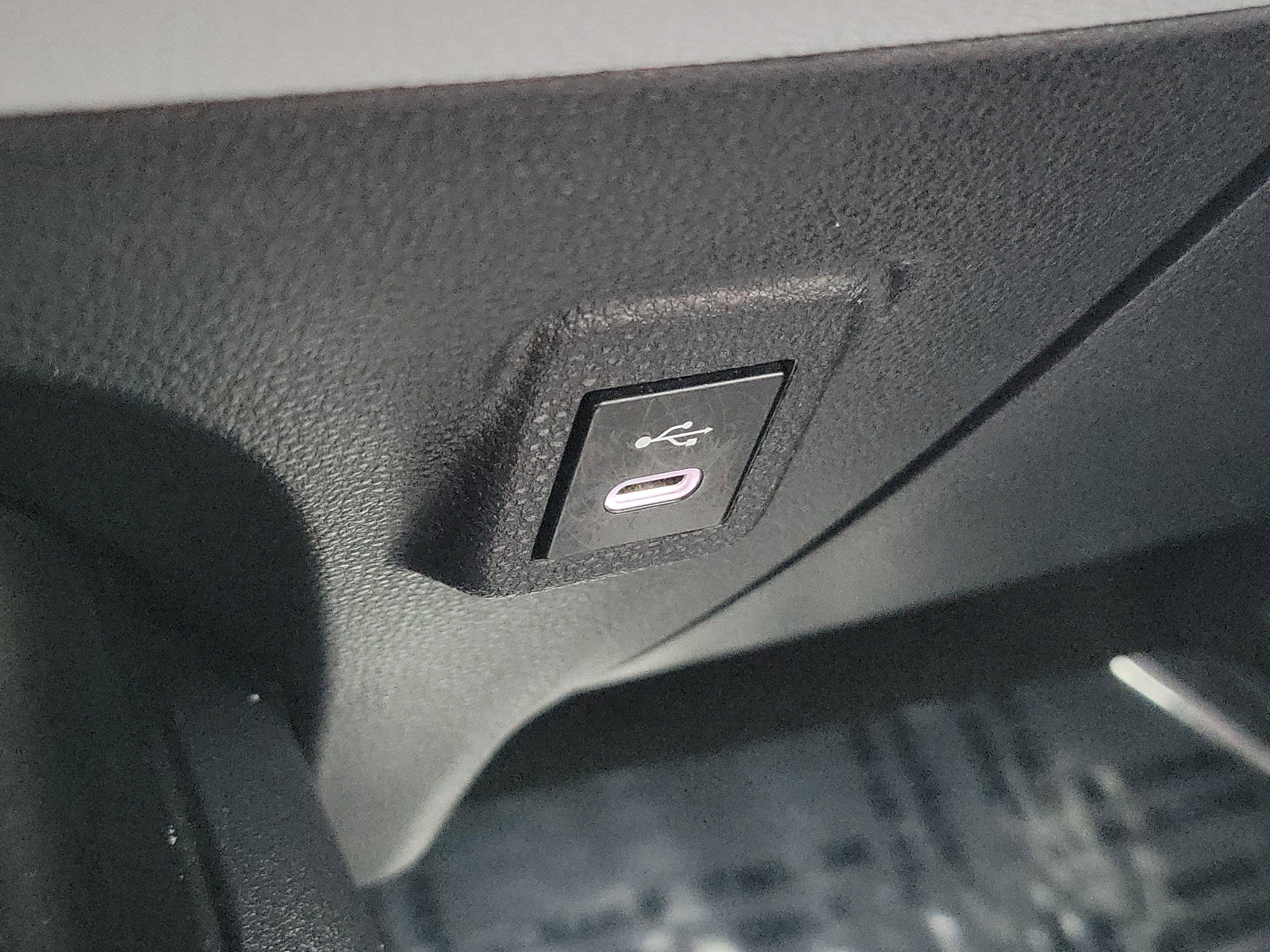 Certified 2025 Toyota Corolla SE image 29