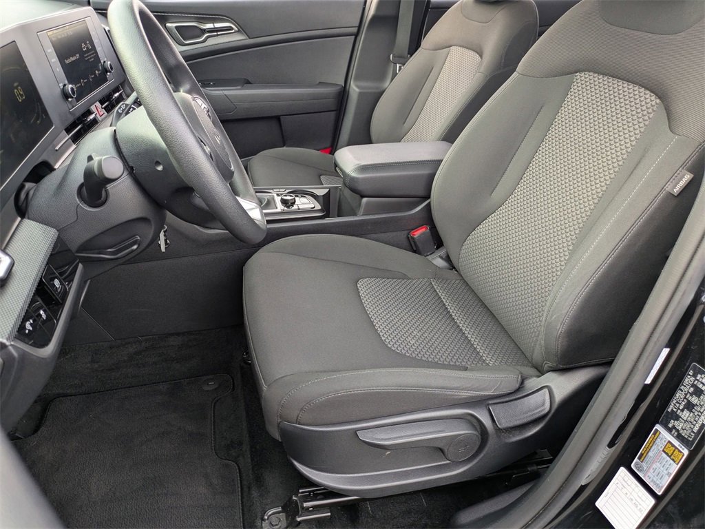 Used 2024 Kia Sportage LX image 14