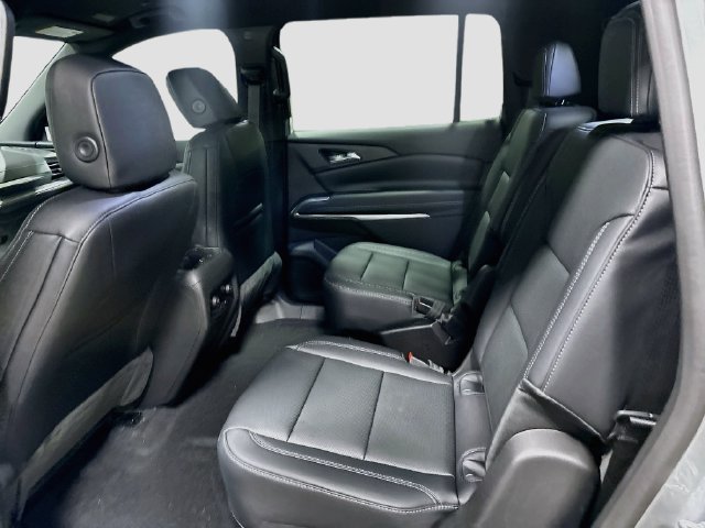 New 2027 Chevrolet Traverse LT w/ LPO, Floor Liner Package FWD image 21