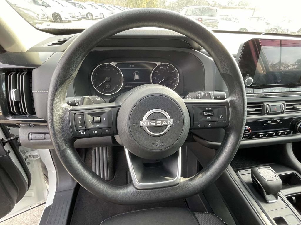 Used 2024 Nissan Pathfinder S image 19