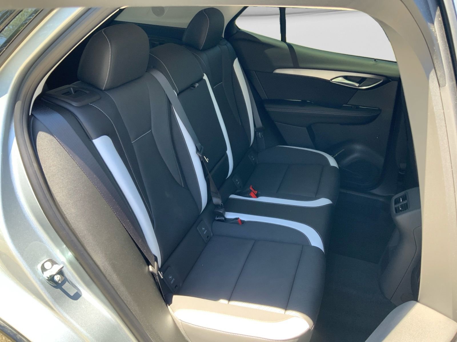 Used 2025 Buick Envision Sport Touring AWD/4WD image 39