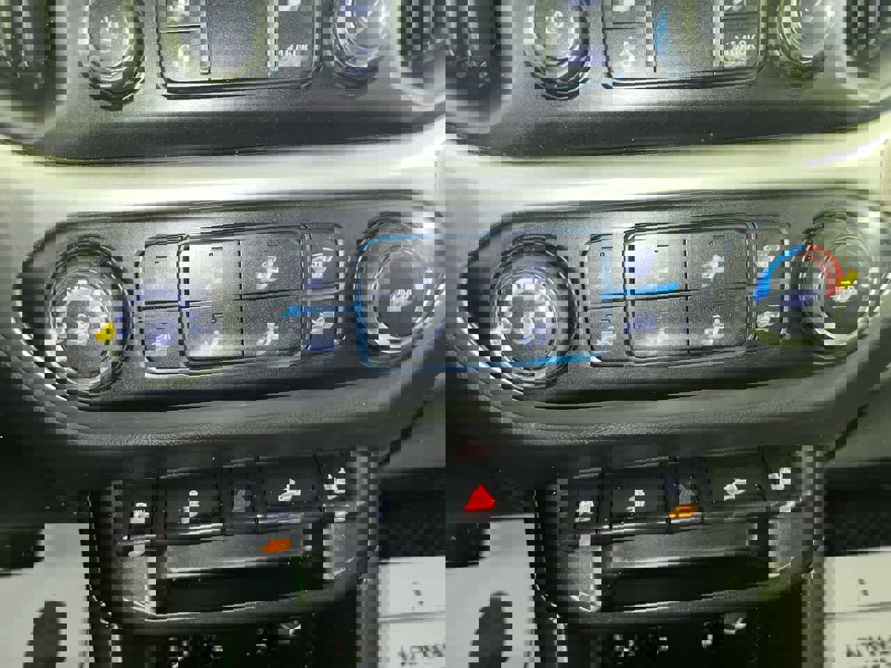 Used 2020 Chevrolet Colorado LT w/ Safety Package image 12