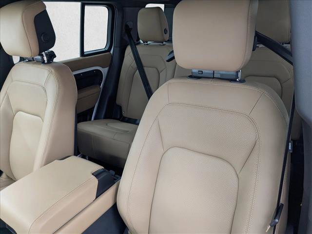 New 2026 Land Rover Defender 110 X-Dynamic SE image 15