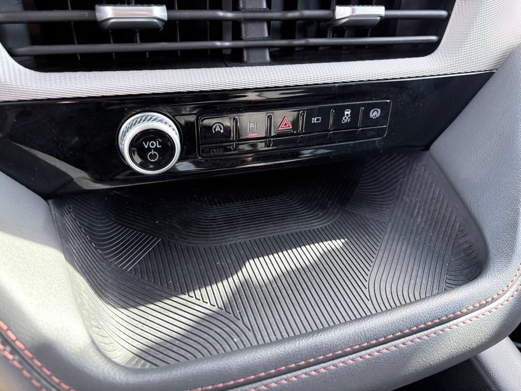 Used 2025 Ford Explorer Active RWD image 20