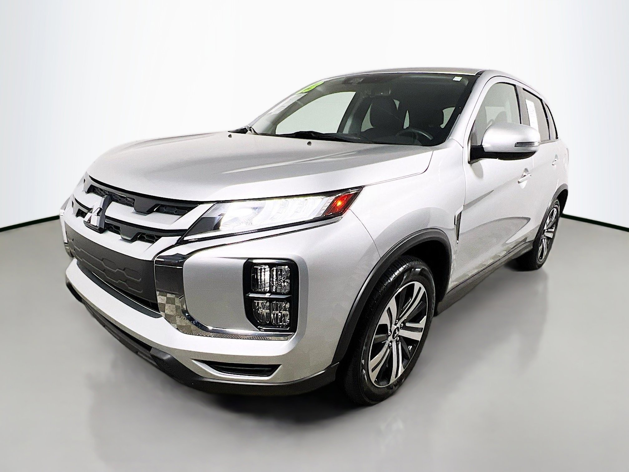 Used 2023 Mitsubishi Outlander Sport SE image 11