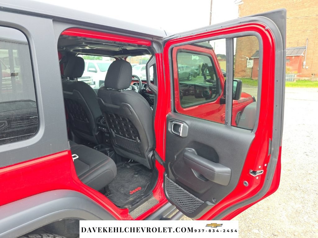 Used 2019 Jeep Wrangler Unlimited Rubicon w/ Dual Top Group AWD/4WD image 37