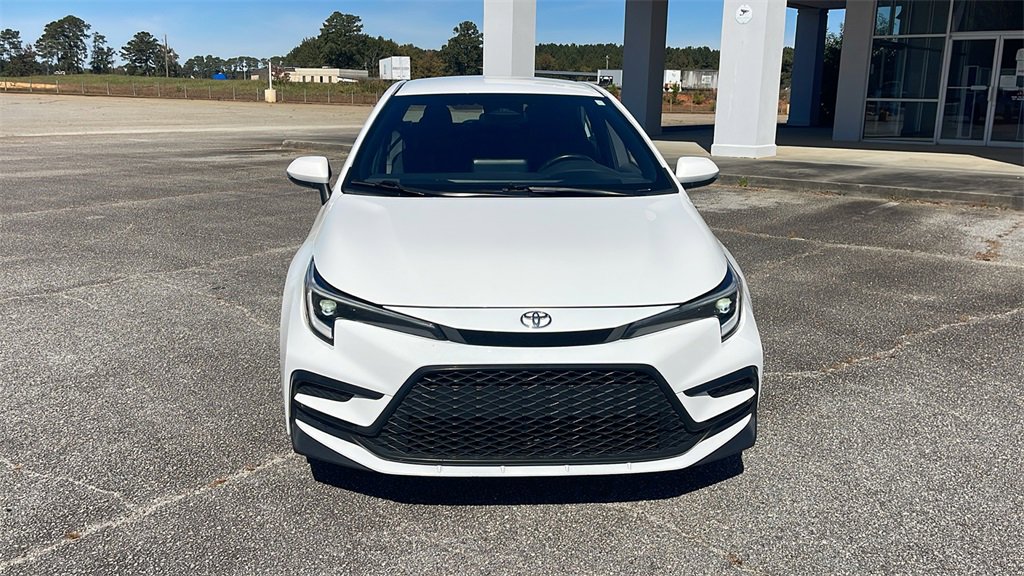 Used 2023 Toyota Corolla SE image 3