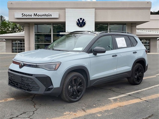 Certified 2025 Volkswagen Taos SE