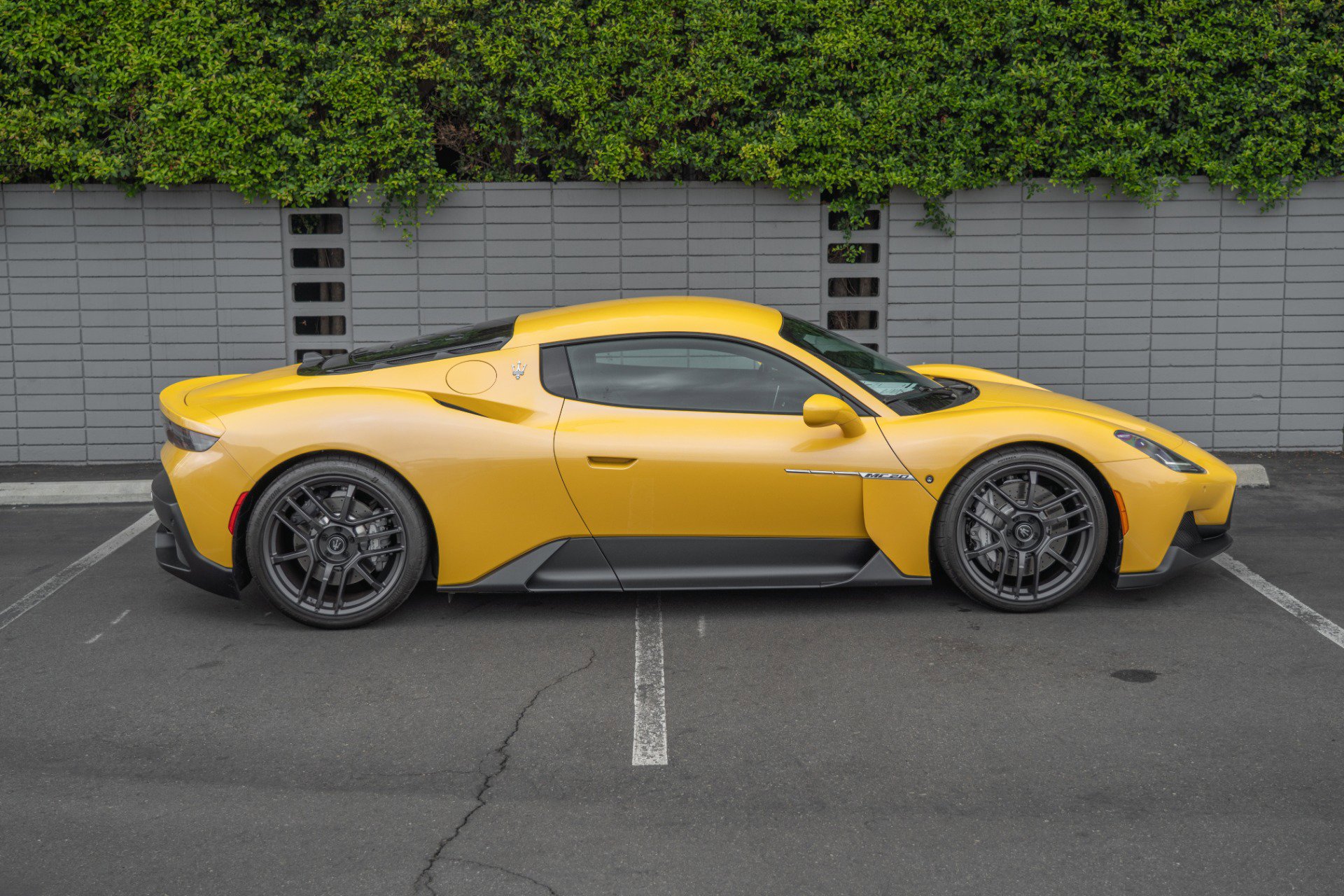 Used 2023 Maserati MC20 Coupe image 7