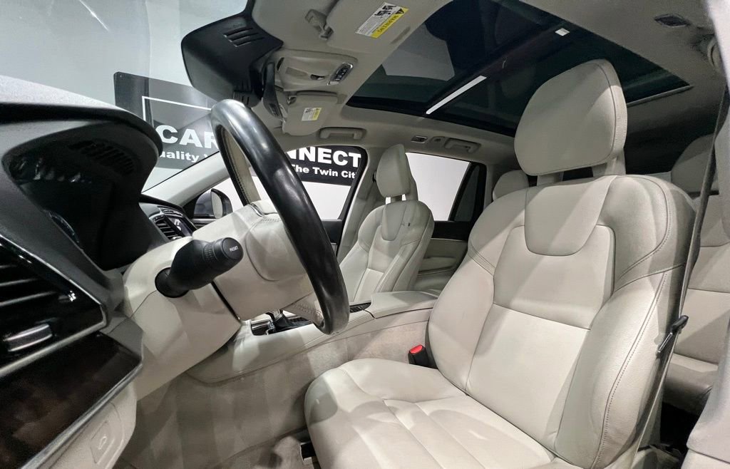 Used 2016 Volvo XC90 T6 Momentum AWD/4WD image 18