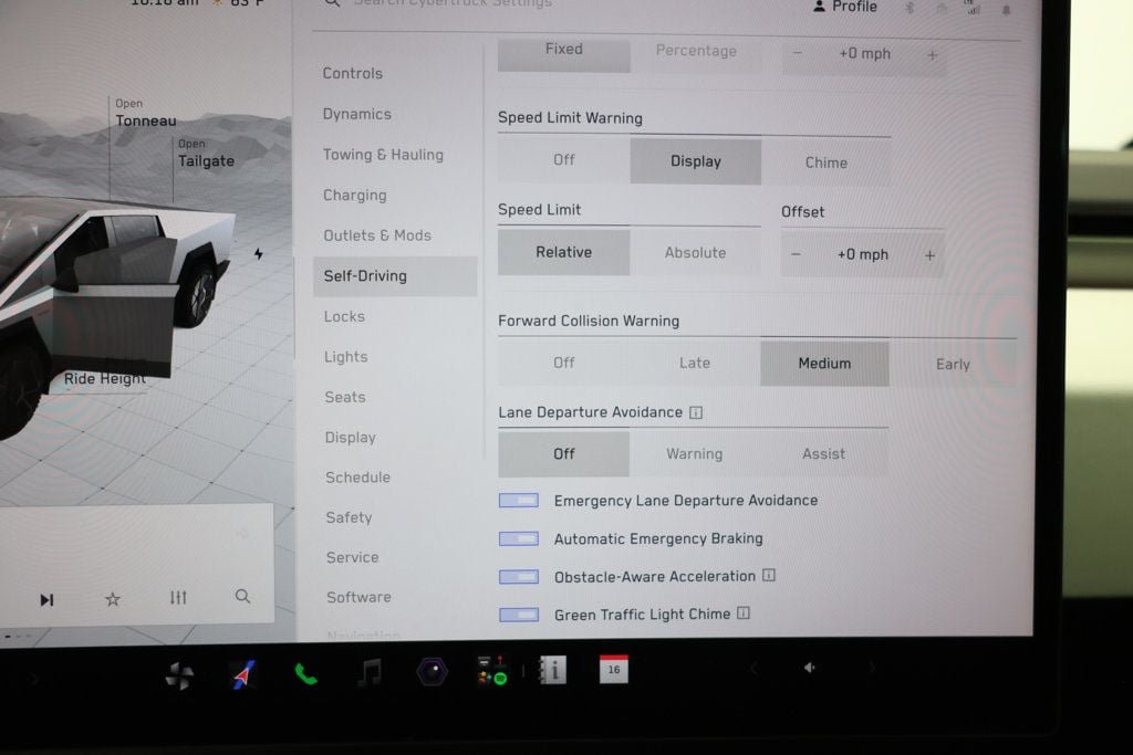 Used 2024 Tesla Cybertruck AWD Crew Cab image 21