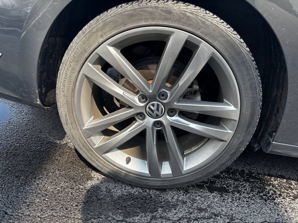 Used 2017 Volkswagen Passat 1.8T R-Line FWD image 9
