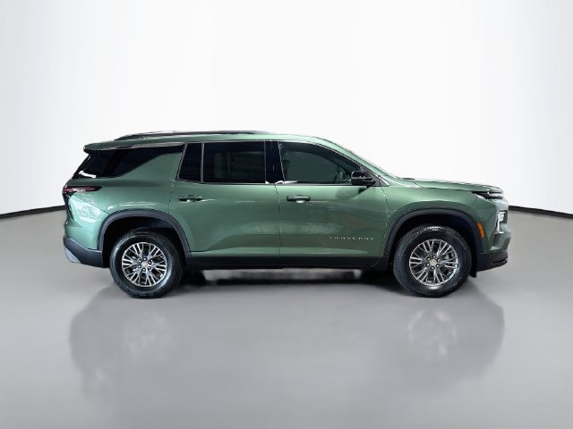 New 2027 Chevrolet Traverse LT w/ LPO, Floor Liner Package FWD image 6