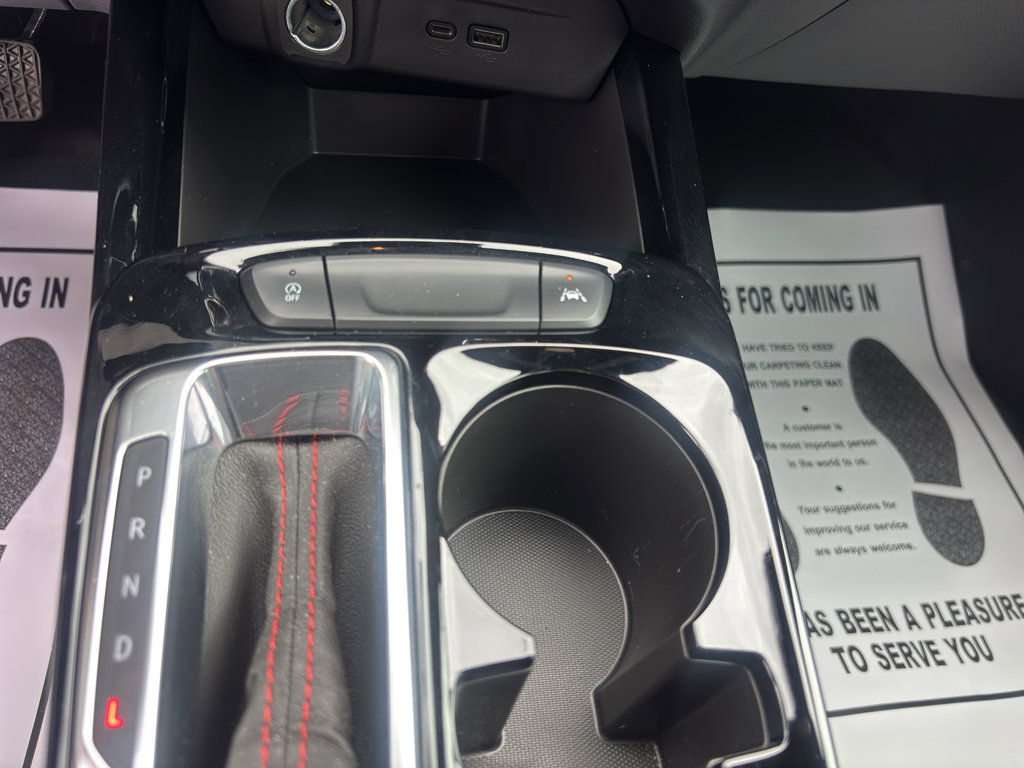 Used 2025 Chevrolet Trax RS w/ Driver Confidence Package FWD image 17