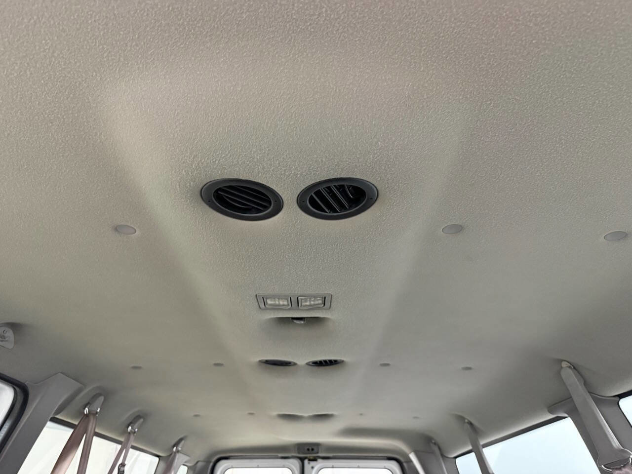 Used 2001 Ford E-350 and Econoline 350 XLT image 49
