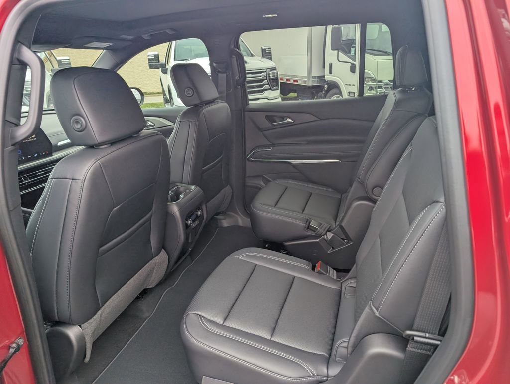 New 2026 Chevrolet Traverse LT w/ Sun and Wheel Package image 9