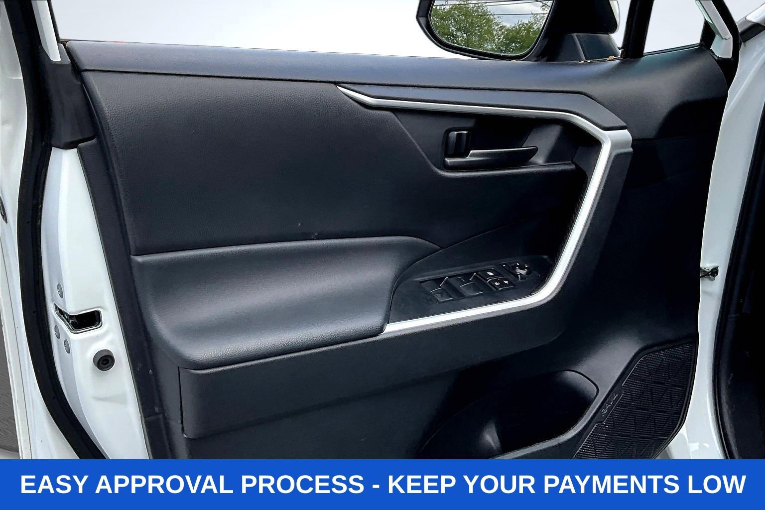 Used 2022 Toyota RAV4 LE AWD/4WD image 26