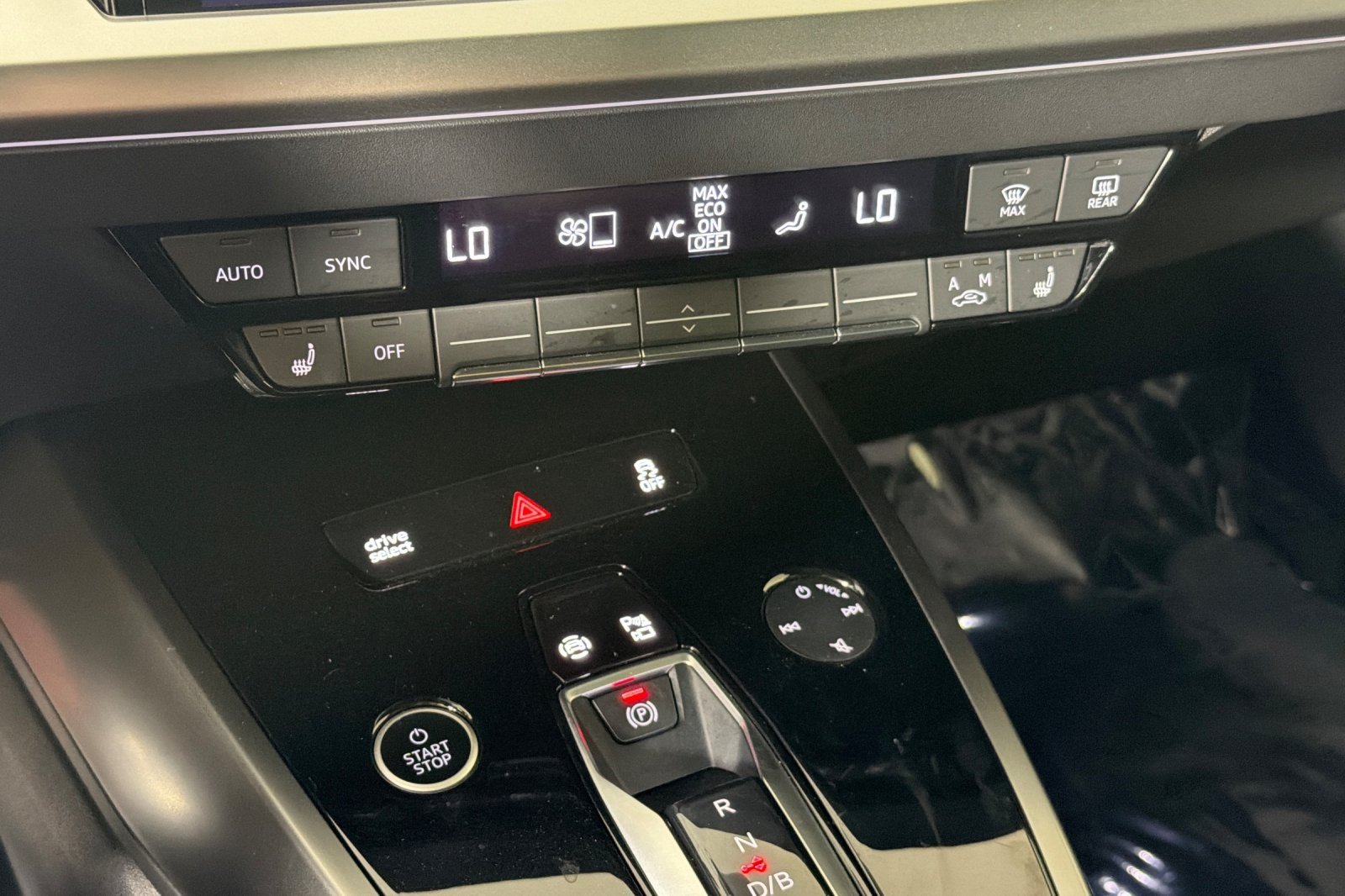 Certified 2023 Audi Q4 e-tron Premium AWD/4WD image 18
