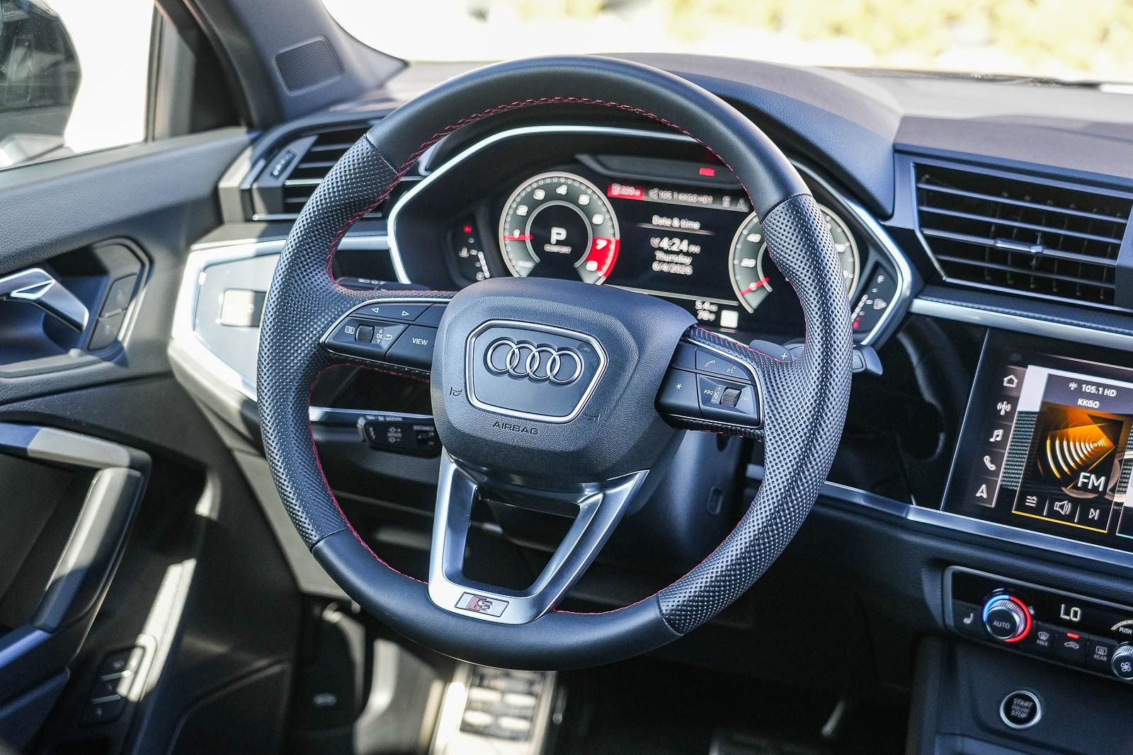 Certified 2025 Audi Q3 2.0T Premium Plus w/ Premium Plus Package AWD/4WD image 17