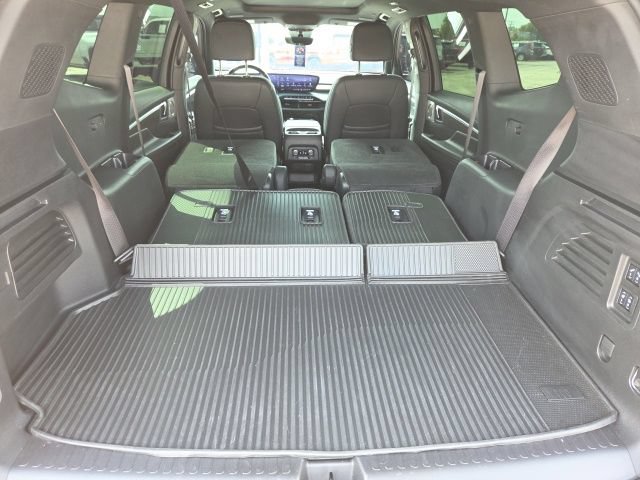 Used 2025 Buick Enclave Avenir w/ Super Cruise Package AWD/4WD image 13