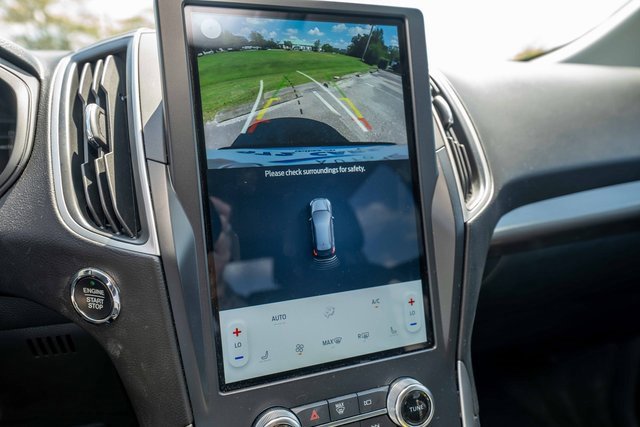 Used 2024 Ford Edge SEL image 16