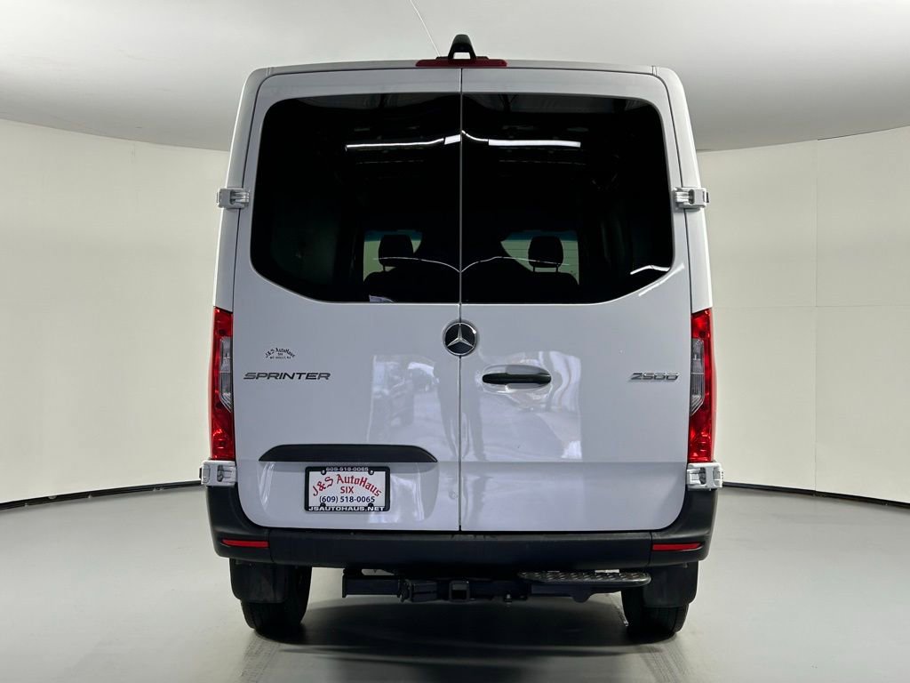 Used 2024 Mercedes-Benz Sprinter 2500 image 6