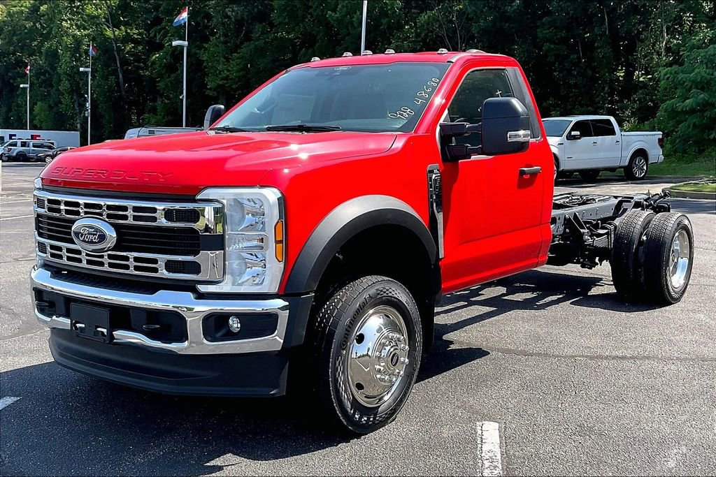 New 2025 Ford F550 2WD Regular Cab Super Duty w/ XL Chrome Package image 2