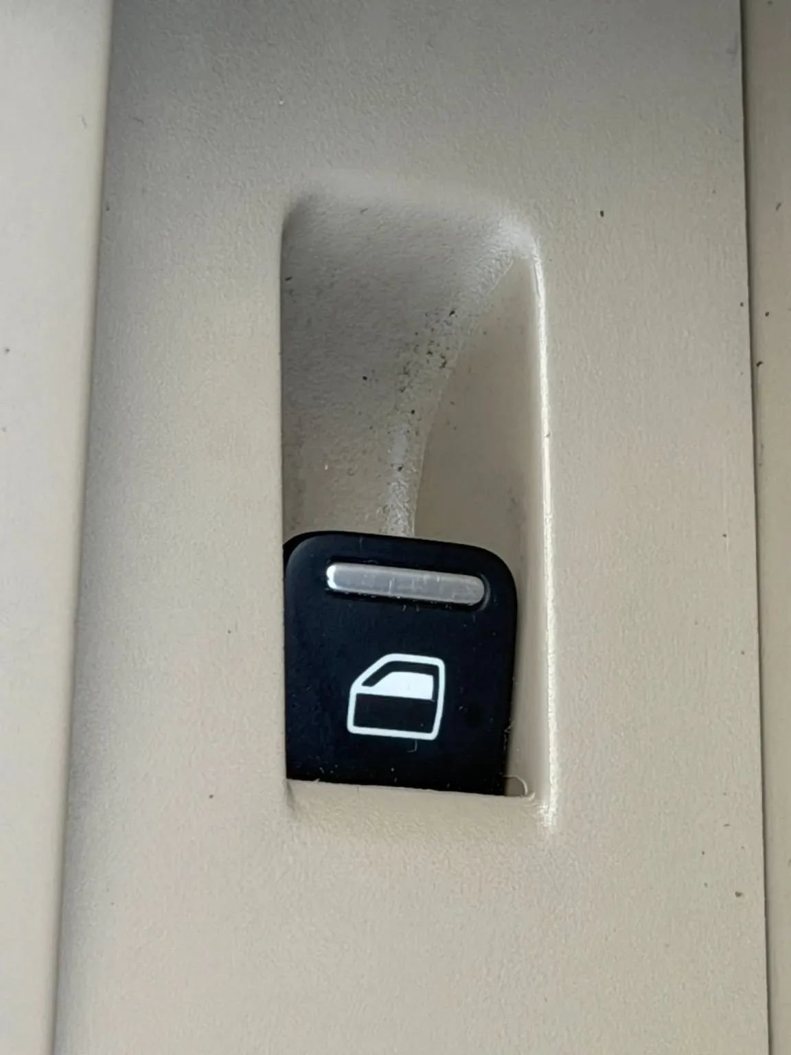 Used 2013 Volkswagen Beetle TDI FWD image 51